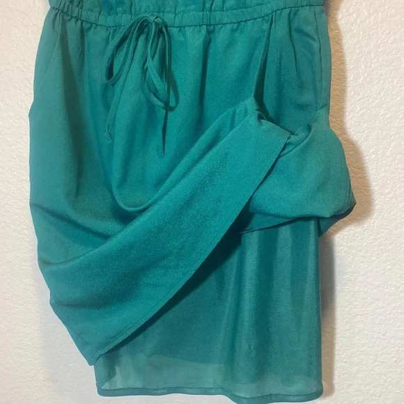 BeBop Green Size Medium Sleeveless Elastic Waist Pocket Hi-Low Dress - Picture 6 of 8
